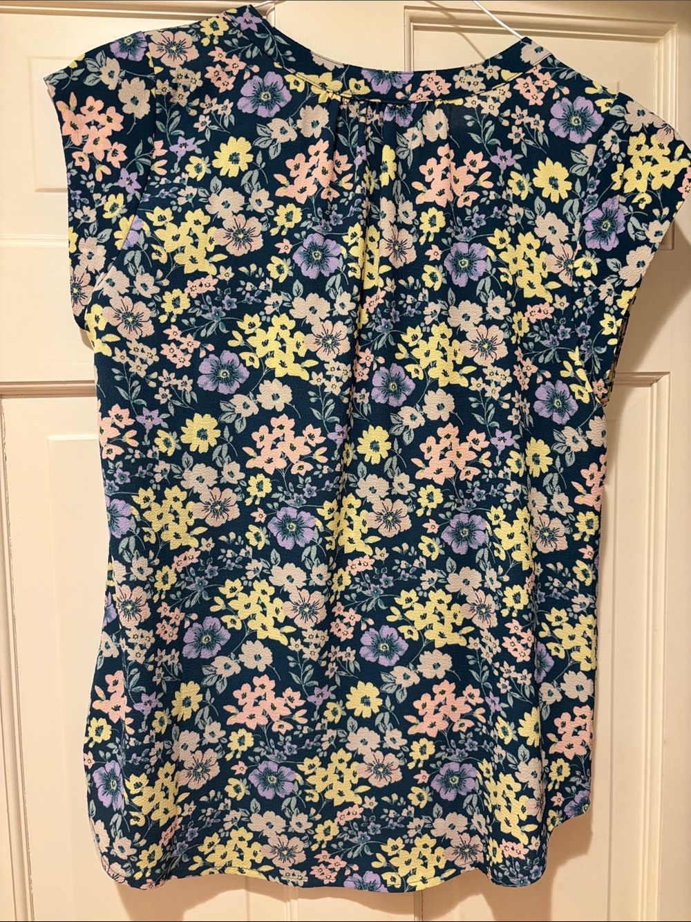 Floral top - Picture 3 of 7